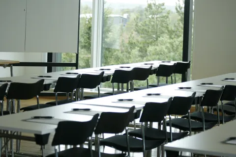 Konferensrum skolsittning